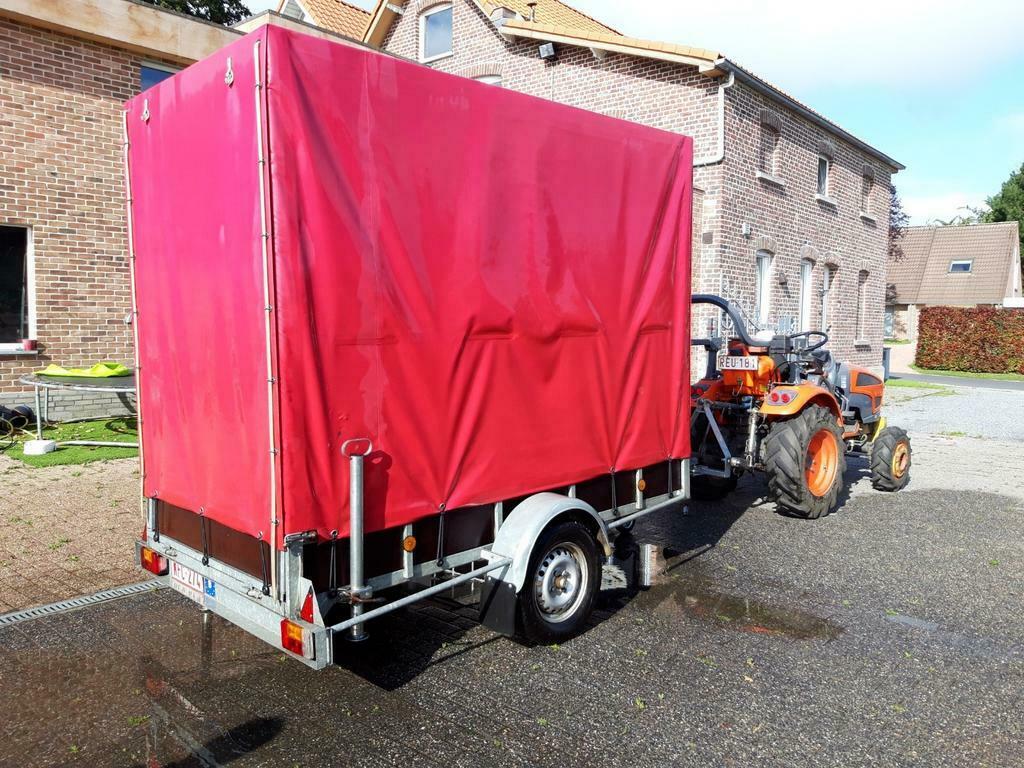 gesloten aanhangwagen