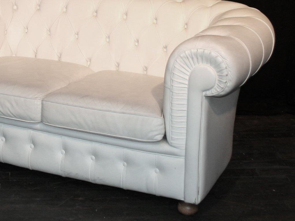 verhuur witte Chesterfield zetel huren