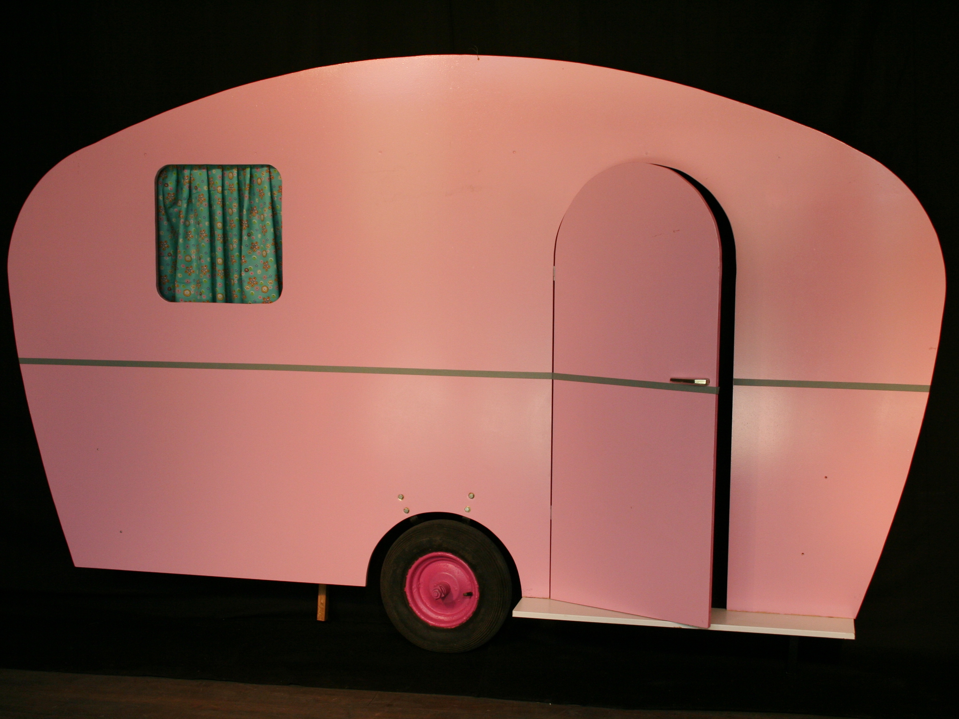 verhuur roze circus kermis caravan huren
