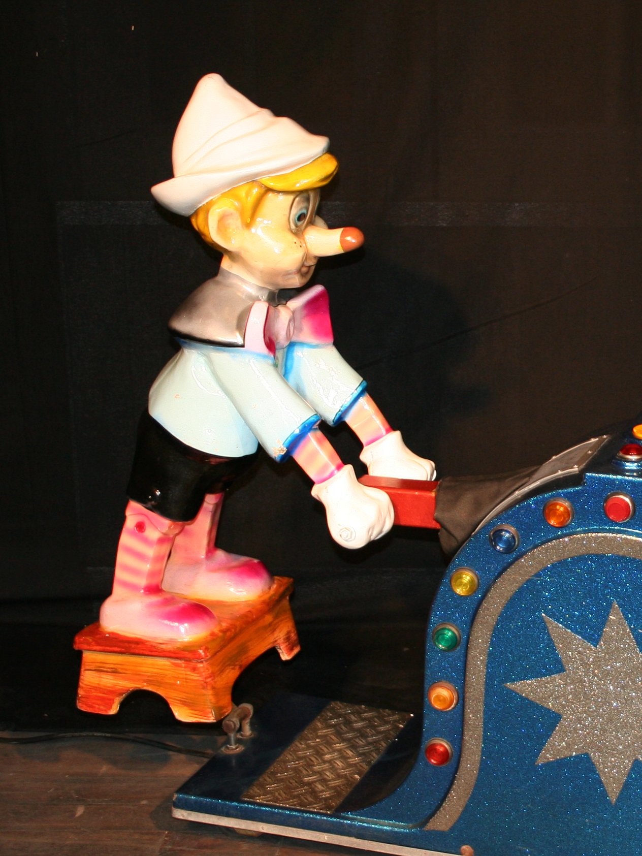 verhuur kiddy ride Pinnochio huren