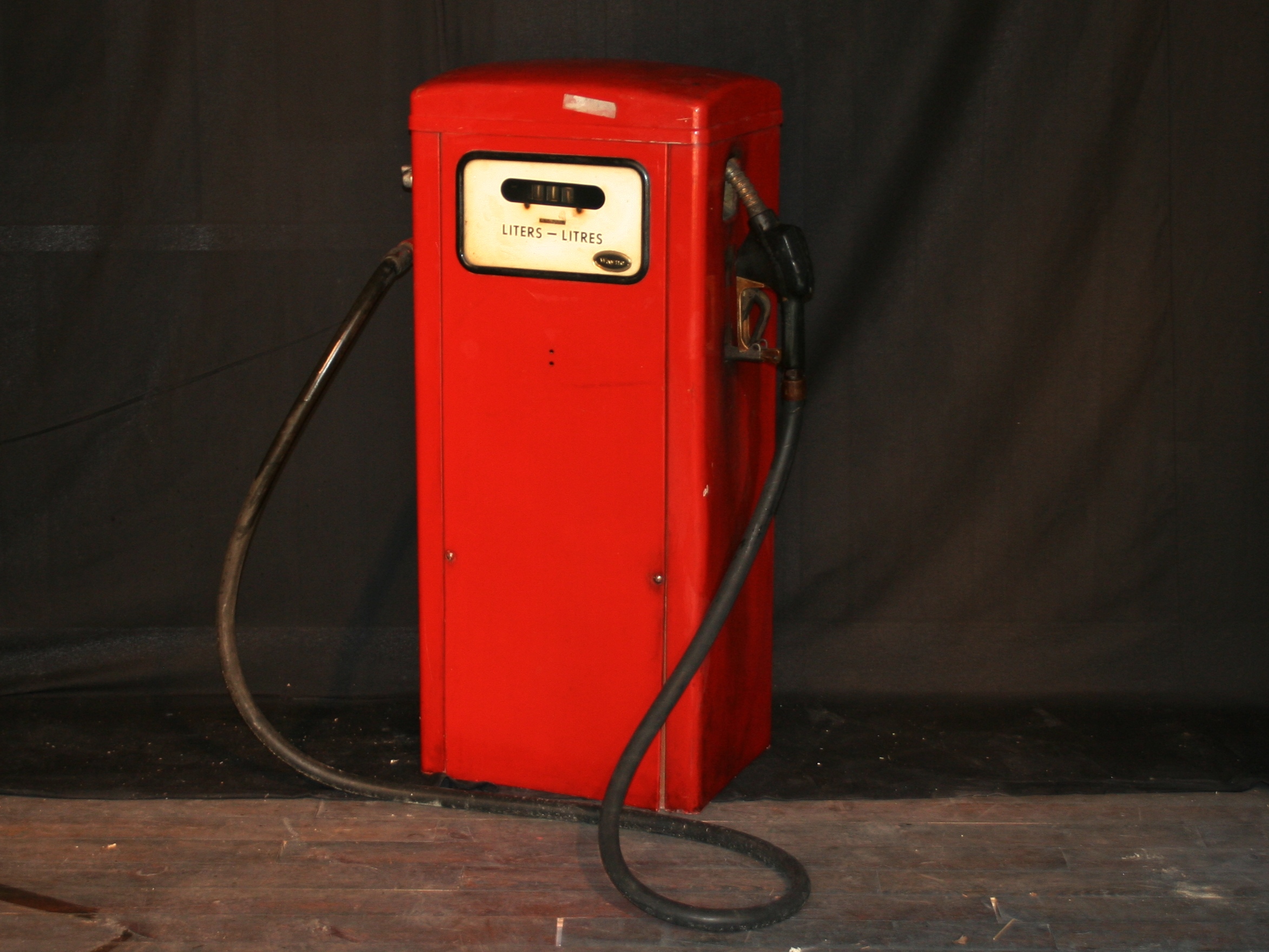 verhuur vintage naftpomp benzinepomp huren