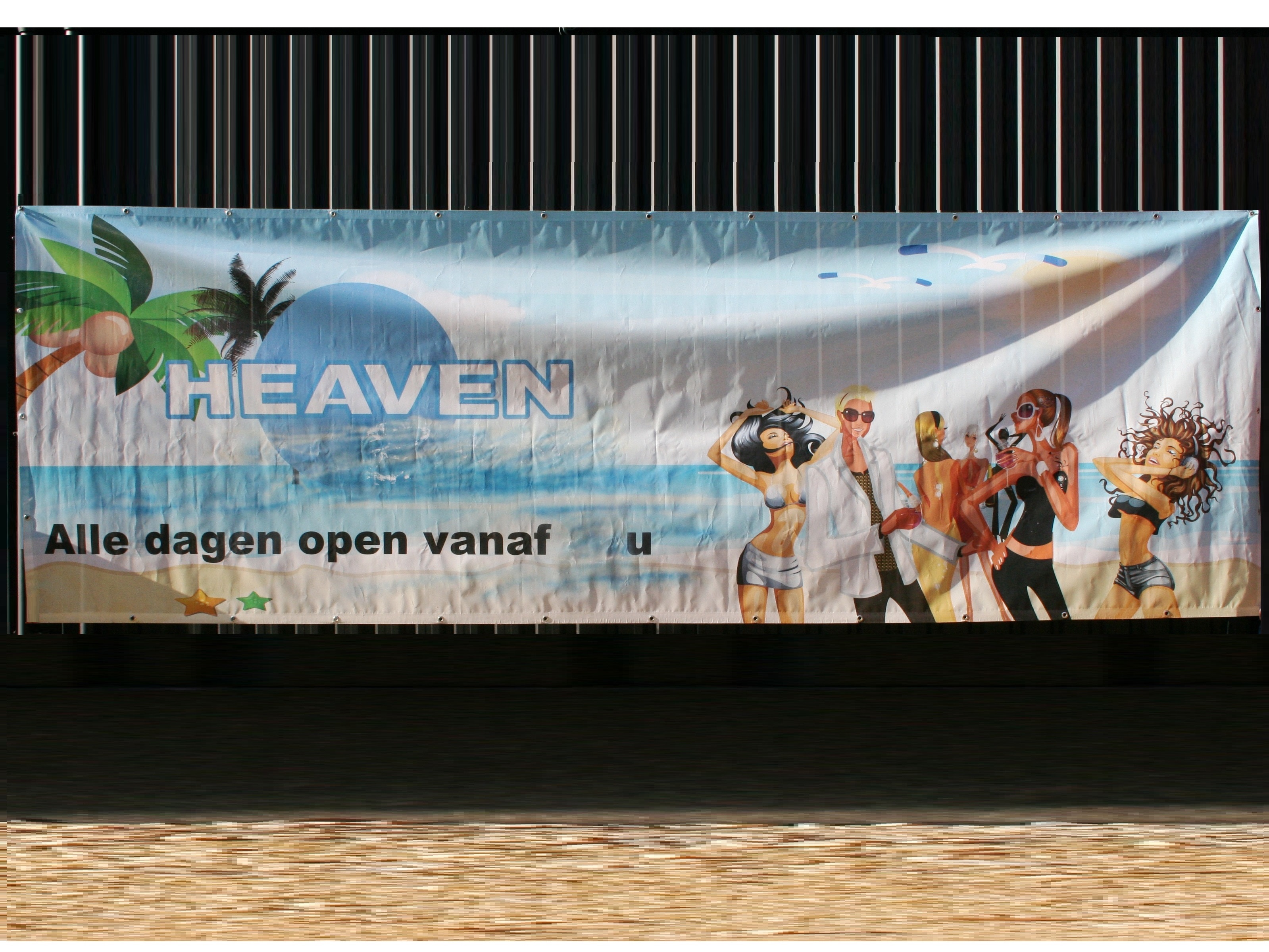verhuur banner beach party 'heaven' huren