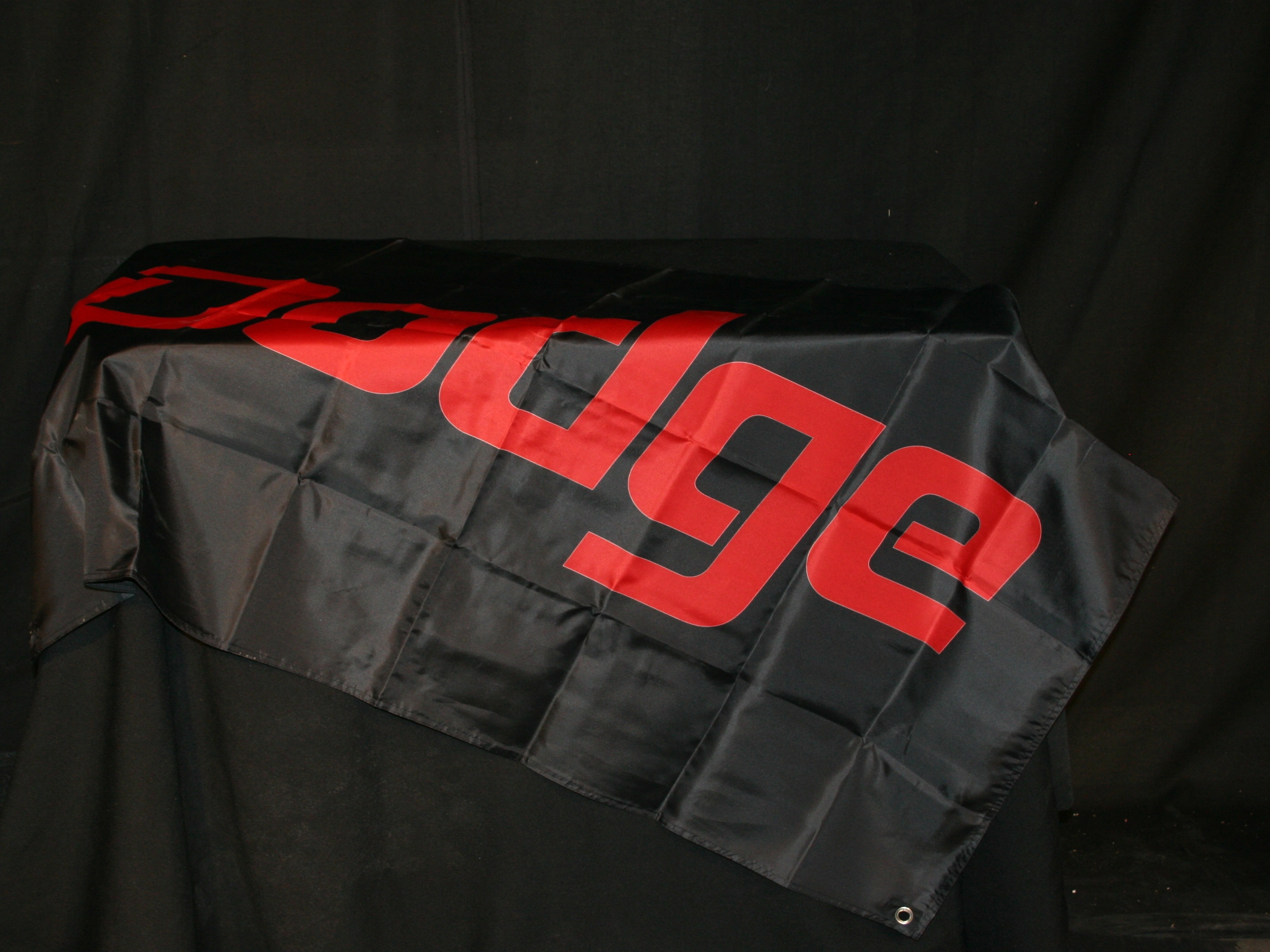 verhuur vlag dealer garage Dodge huren