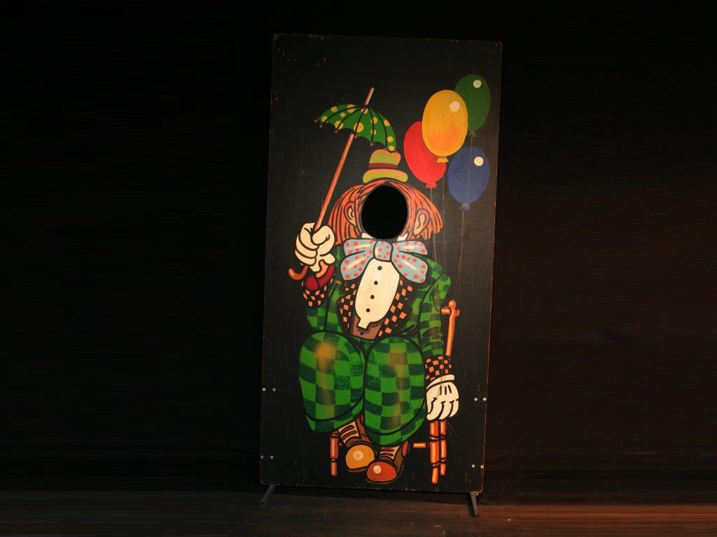 verhuur fotowand circus clown huren