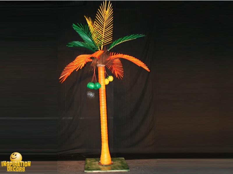 verhuur grote veelkleurige palmboom met LEC verlichting huren