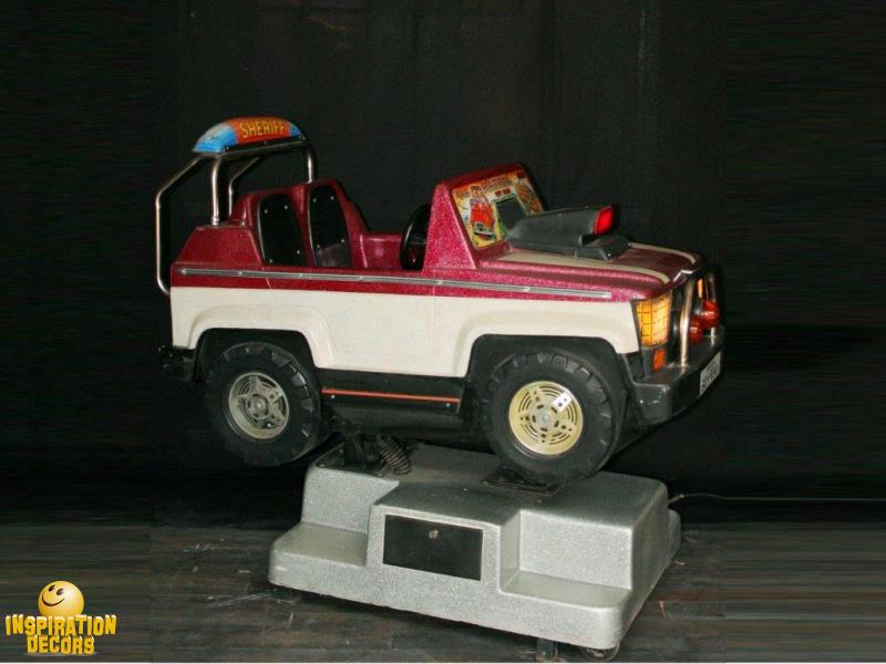 verhuur kiddy ride Jeep voor twee kindjes huren