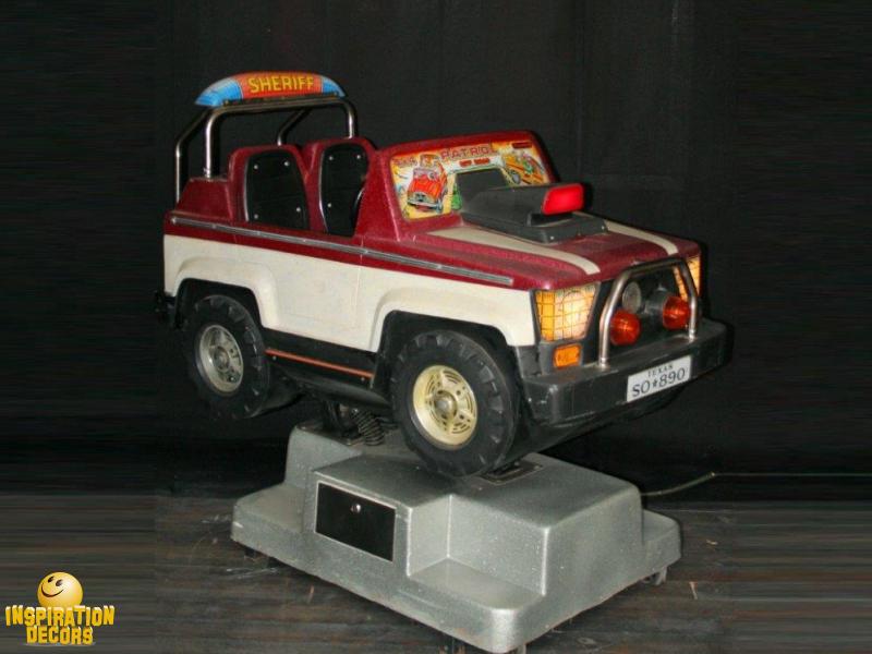 verhuur kiddy ride Jeep voor twee kindjes huren