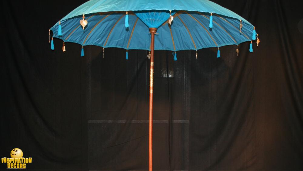 verhuur grote Bali parasol blauw huren