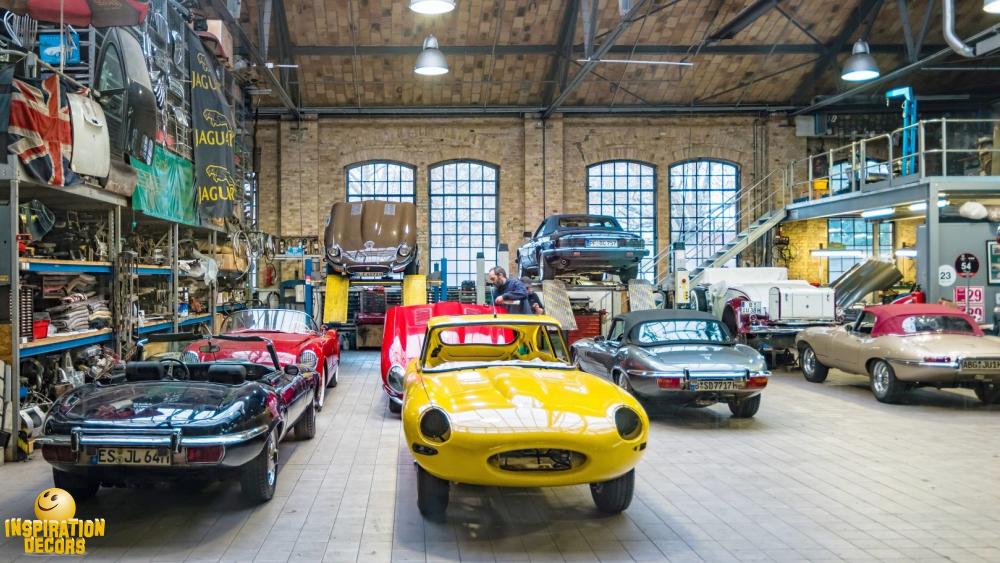 verhuur decor Jaguar Classic Car Workshop Atelier huren 