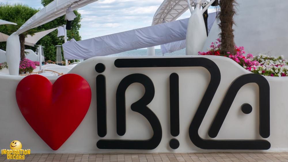 verhuur decor backdrop I love Ibiza huren