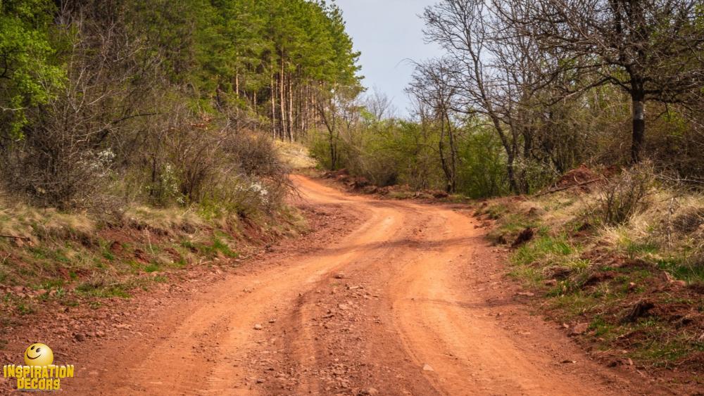 verhuur decor rode gravelweg huren