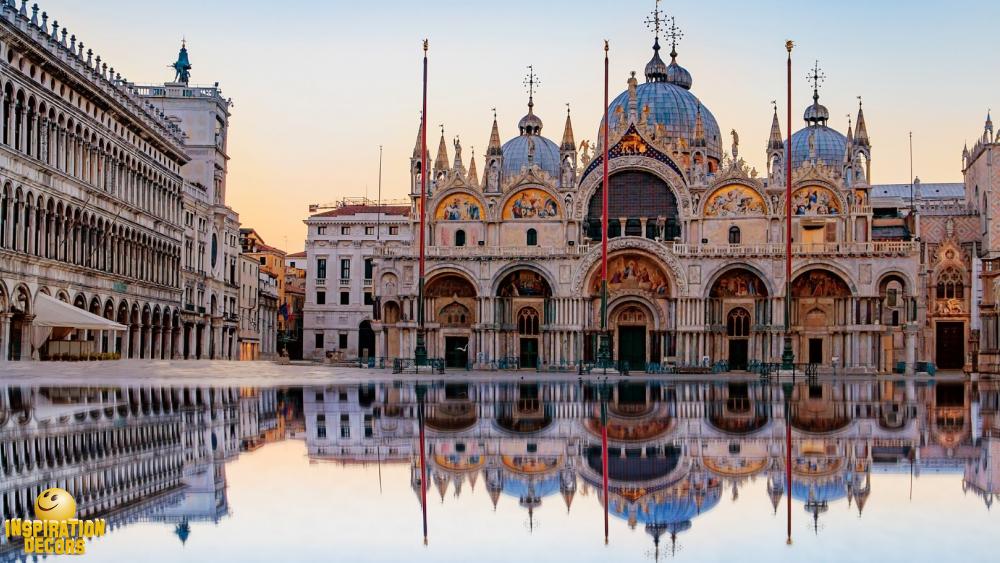 verhuur decor San Marco Plein Venetie overstroomd huren