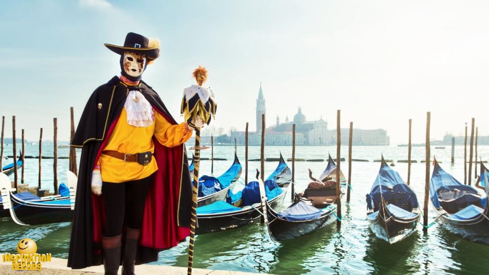 verhuur carnaval Venetie cape masker huren