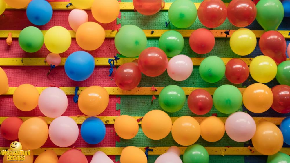 verhuur decor backdrop kermis ballonnen te huur