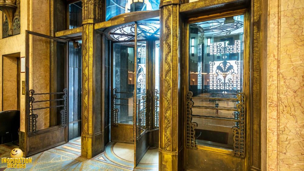 verhuur decor art deco uitgang draaideur huren